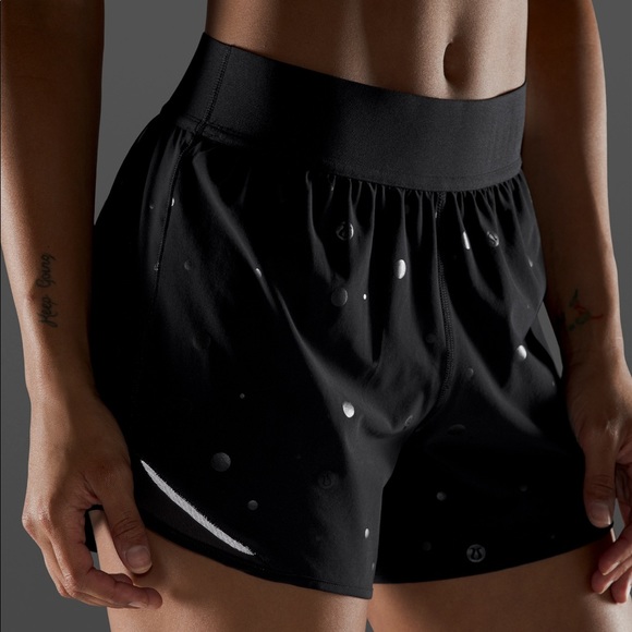 Lululemon Hotty Hot Shorts High Rise Logo Black - Picture 6 of 9